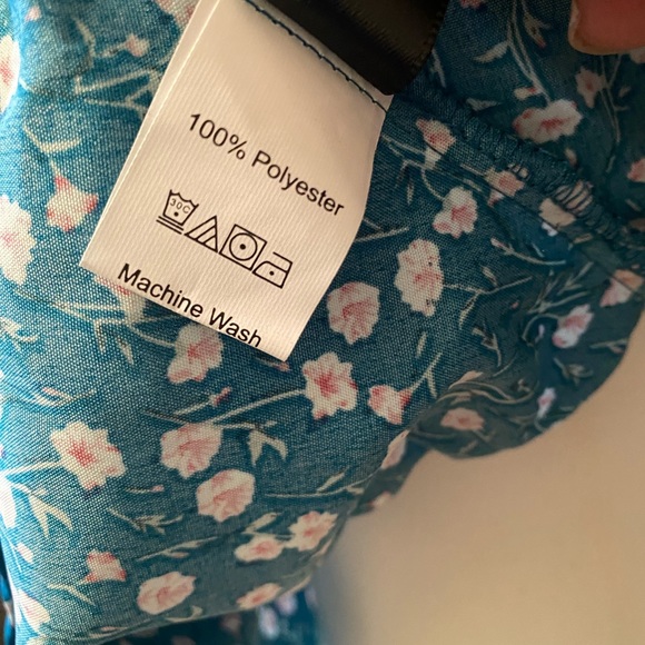 Shoulder Tie Paisley Green shoulder tie Top; small; never worn - Picture 5 of 5